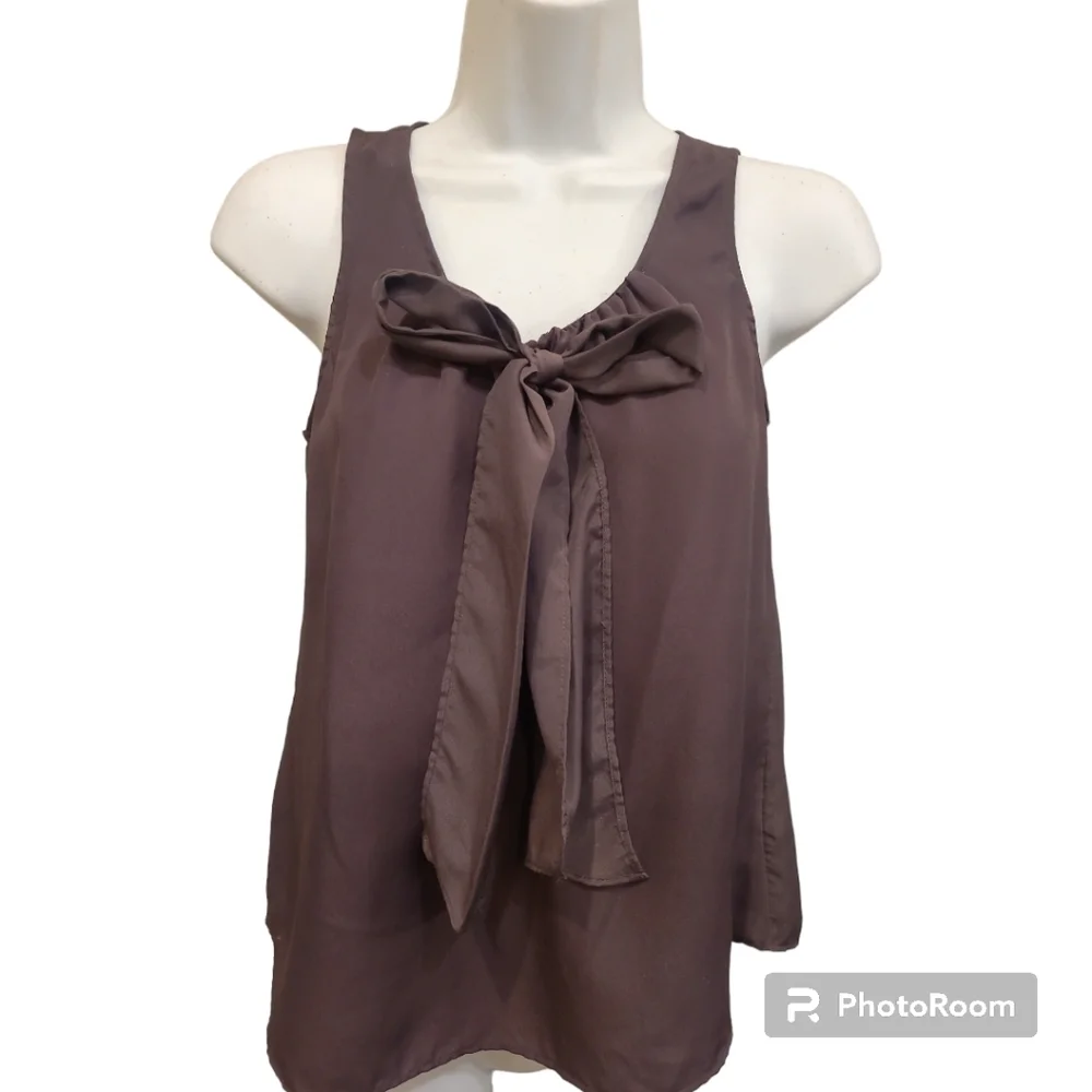 Beautiful flattering dressy tank top